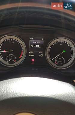 Лифтбек Skoda Superb 2016 в 