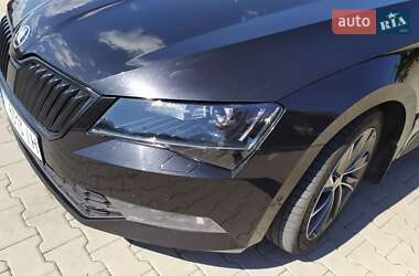 Лифтбек Skoda Superb 2016 в 