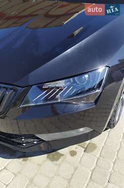Лифтбек Skoda Superb 2016 в 