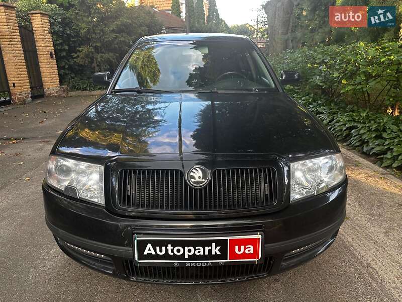 Лифтбек Skoda Superb 2002 в Киеве