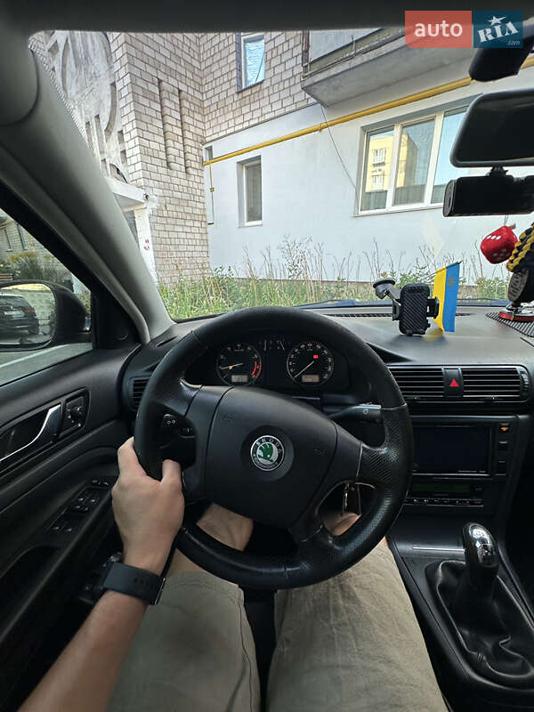 Лифтбек Skoda Superb 2008 в 