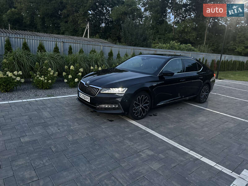 Лифтбек Skoda Superb 2019 в Львове