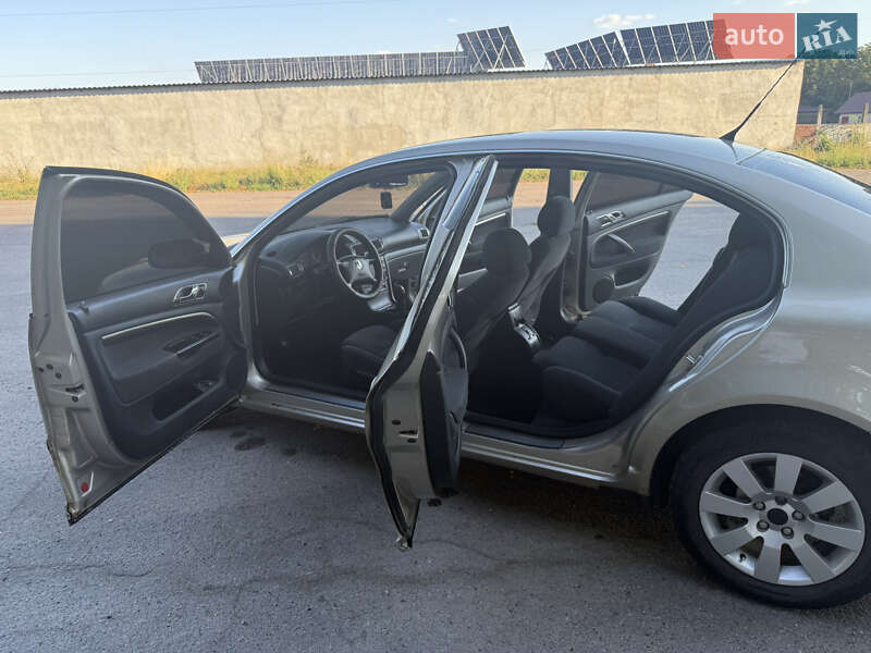 Лифтбек Skoda Superb 2005 в Соленом фото 15 Лифтбек Skoda Superb 2005 в Соленом