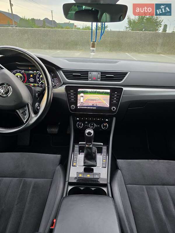 Универсал Skoda Superb 2019 в Вараше