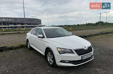 Ліфтбек Skoda Superb 2017 в Львові