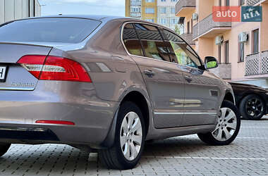 Лифтбек Skoda Superb 2014 в 
