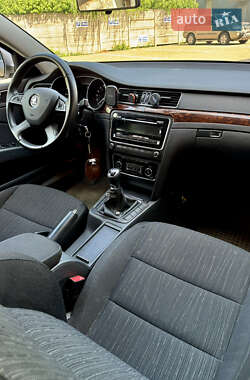 Лифтбек Skoda Superb 2014 в 