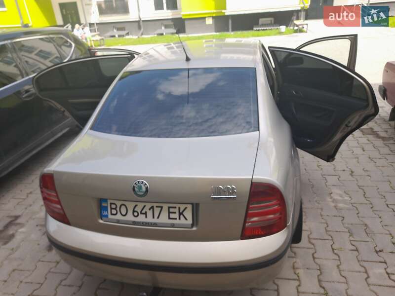 Лифтбек Skoda Superb 2005 в Тернополе