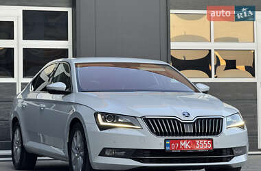 Лифтбек Skoda Superb 2019 в 