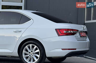 Лифтбек Skoda Superb 2019 в 