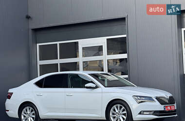 Лифтбек Skoda Superb 2019 в 