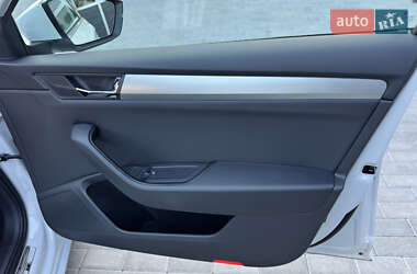 Лифтбек Skoda Superb 2019 в 