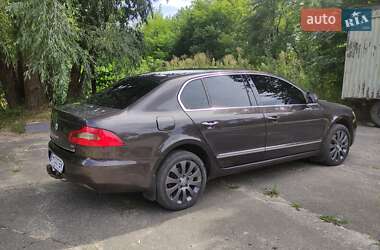 Лифтбек Skoda Superb 2011 в 