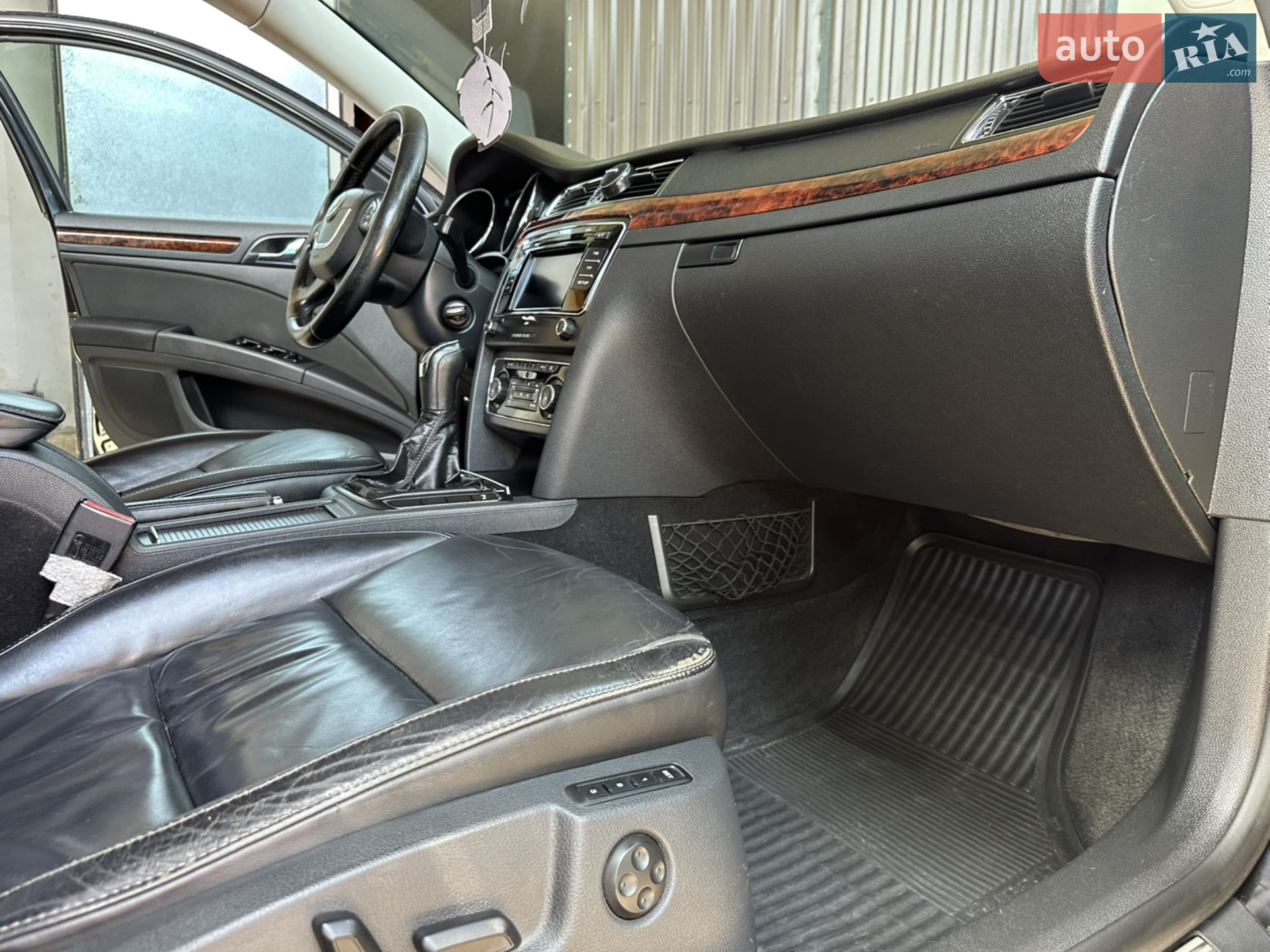 2011 Skoda Superb - мініатюра 15