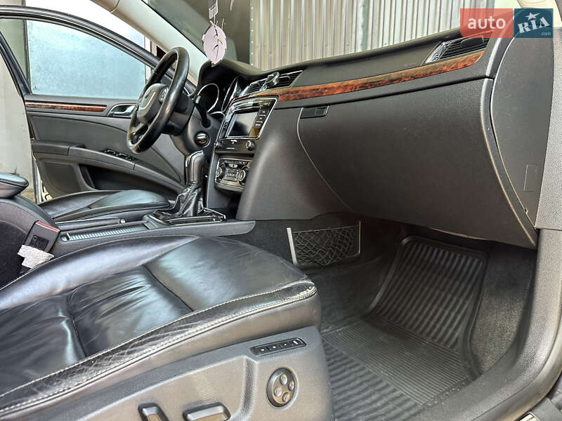 Лифтбек Skoda Superb 2011 в Сваляве