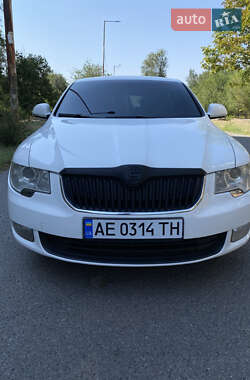 Лифтбек Skoda Superb 2011 в 