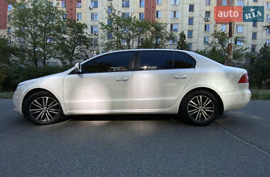 Лифтбек Skoda Superb 2011 в 