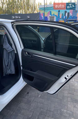 Лифтбек Skoda Superb 2011 в 