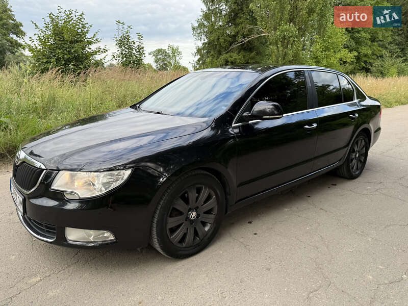 Лифтбек Skoda Superb 2011 в 