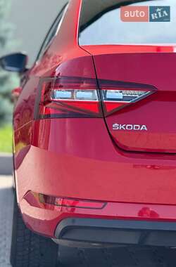 Лифтбек Skoda Superb 2018 в 