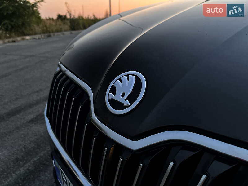 Лифтбек Skoda Superb 2017 в Киеве