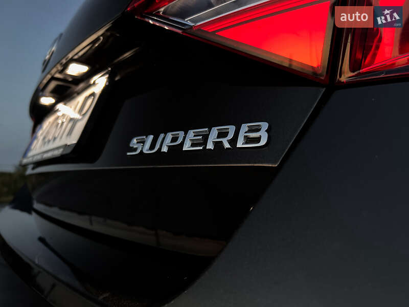 Лифтбек Skoda Superb 2017 в Киеве