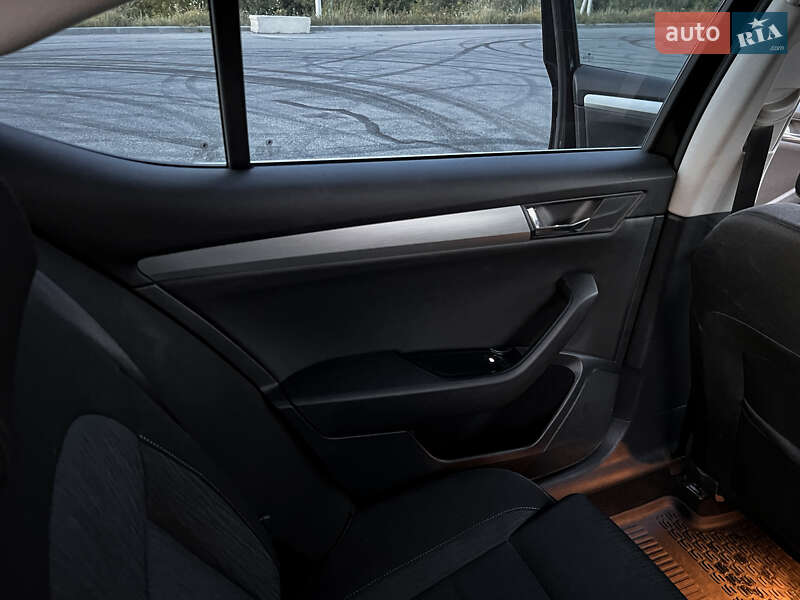 Лифтбек Skoda Superb 2017 в Киеве