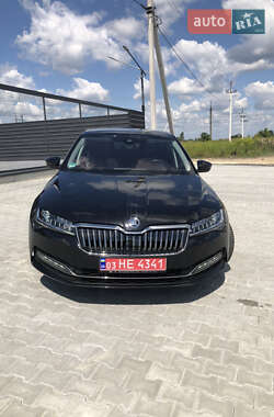 Лифтбек Skoda Superb 2022 в Луцке