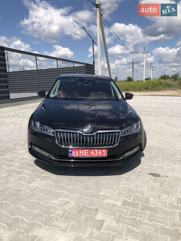 Лифтбек Skoda Superb 2022 в Луцке