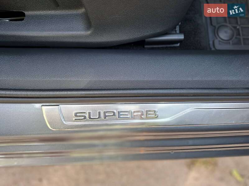 Лифтбек Skoda Superb 2022 в Чернигове