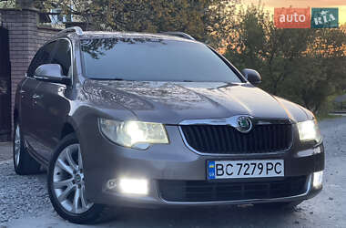 Універсал Skoda Superb 2010 в Тернополі