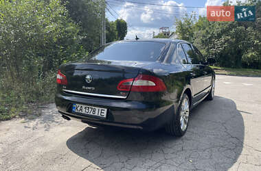 Лифтбек Skoda Superb 2010 в 