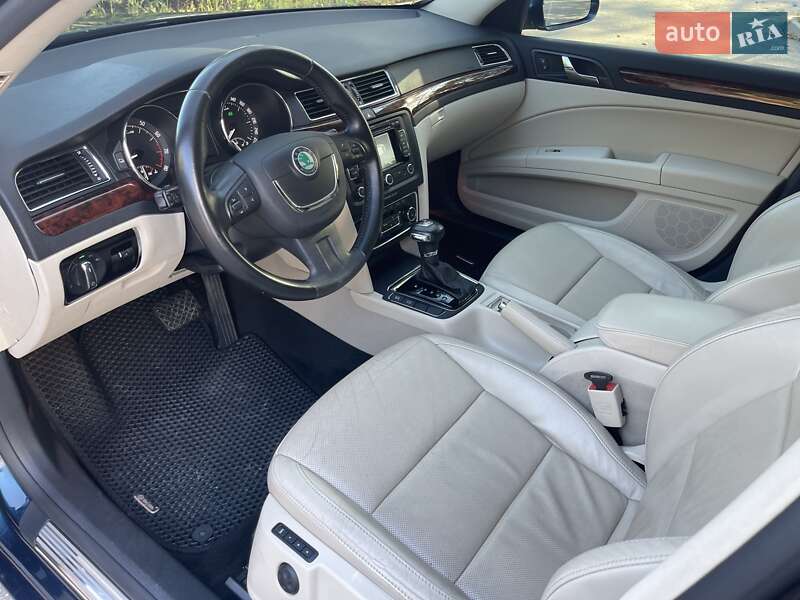 Универсал Skoda Superb 2012 в Киеве