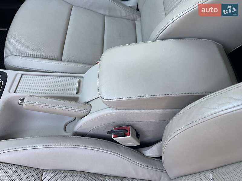 Универсал Skoda Superb 2012 в Киеве