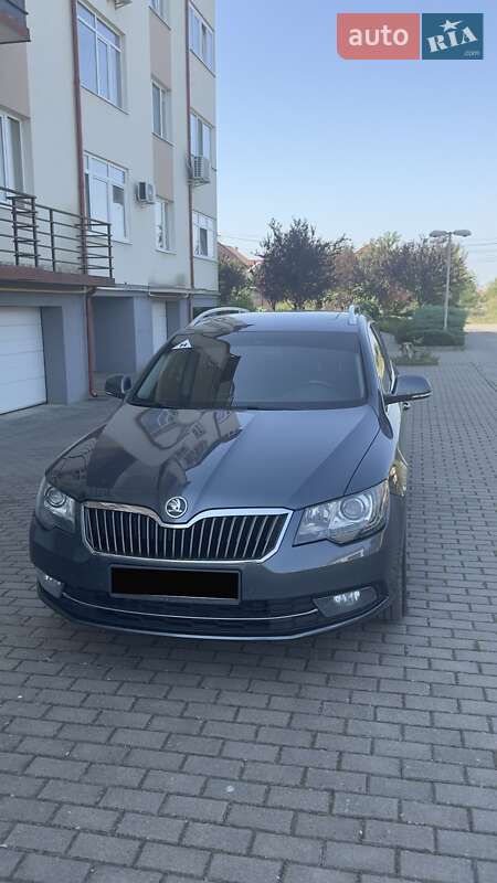 Универсал Skoda Superb 2013 в Ужгороде