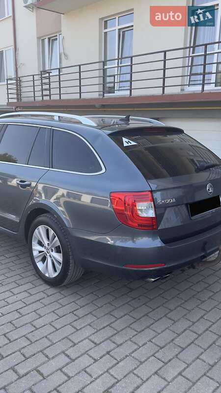 Универсал Skoda Superb 2013 в Ужгороде