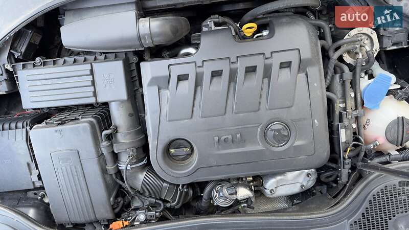 Универсал Skoda Superb 2013 в Ужгороде