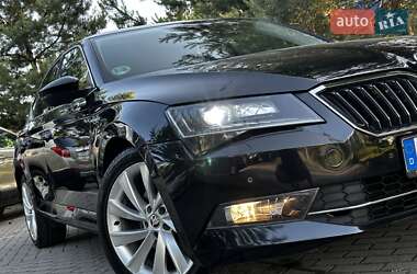 Лифтбек Skoda Superb 2016 в 