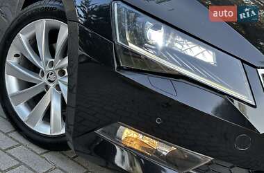 Лифтбек Skoda Superb 2016 в 