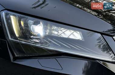 Лифтбек Skoda Superb 2016 в 