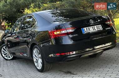 Лифтбек Skoda Superb 2016 в 