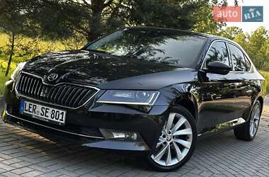 Лифтбек Skoda Superb 2016 в 