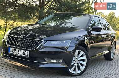 Лифтбек Skoda Superb 2016 в 