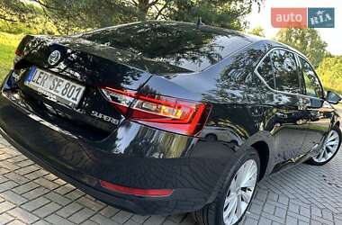 Лифтбек Skoda Superb 2016 в 