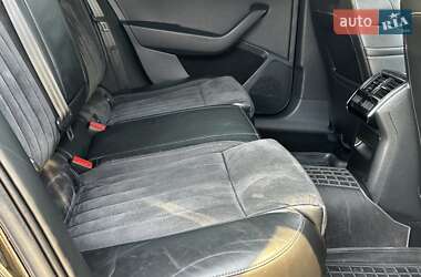 Лифтбек Skoda Superb 2016 в 