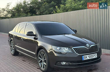Лифтбек Skoda Superb 2014 в Сарнах