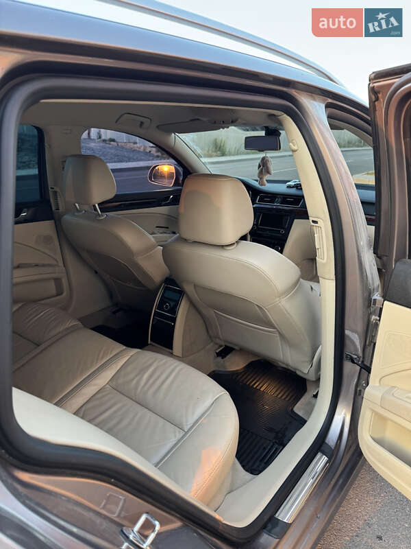 Универсал Skoda Superb 2010 в Ровно