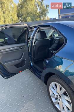 Лифтбек Skoda Superb 2022 в 