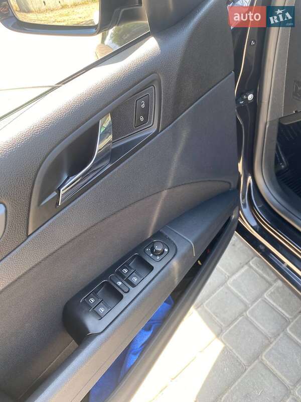 Універсал Skoda Superb 2011 в Дніпрі фото 18 Універсал Skoda Superb 2011 в Дніпрі