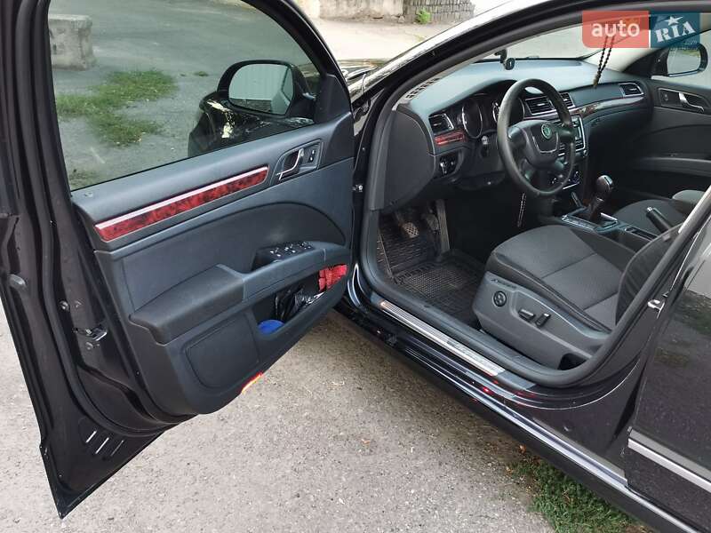 Лифтбек Skoda Superb 2012 в Славянске